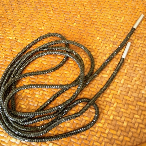 Sparkling Rhinestone Necklace - Picture 4 of 4